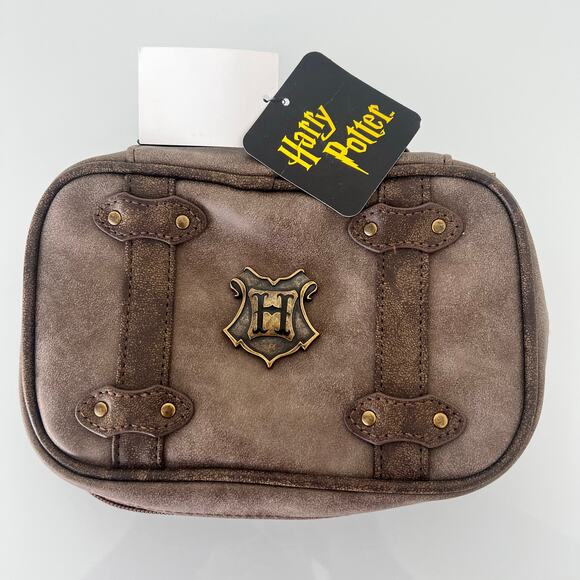 NWT Wizarding World Harry Potter Trunk Travel Bag Toiletry Bag Cosmetic Case - Picture 1 of 8